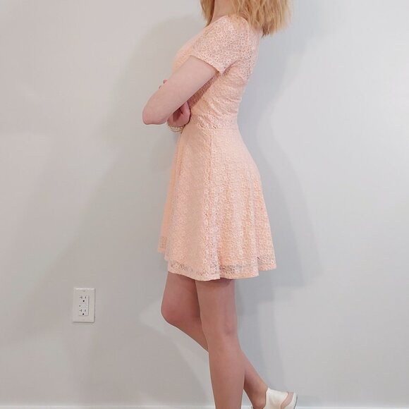 H&M Peach Lace Short Sleeve Dress - Picture 2 of 10